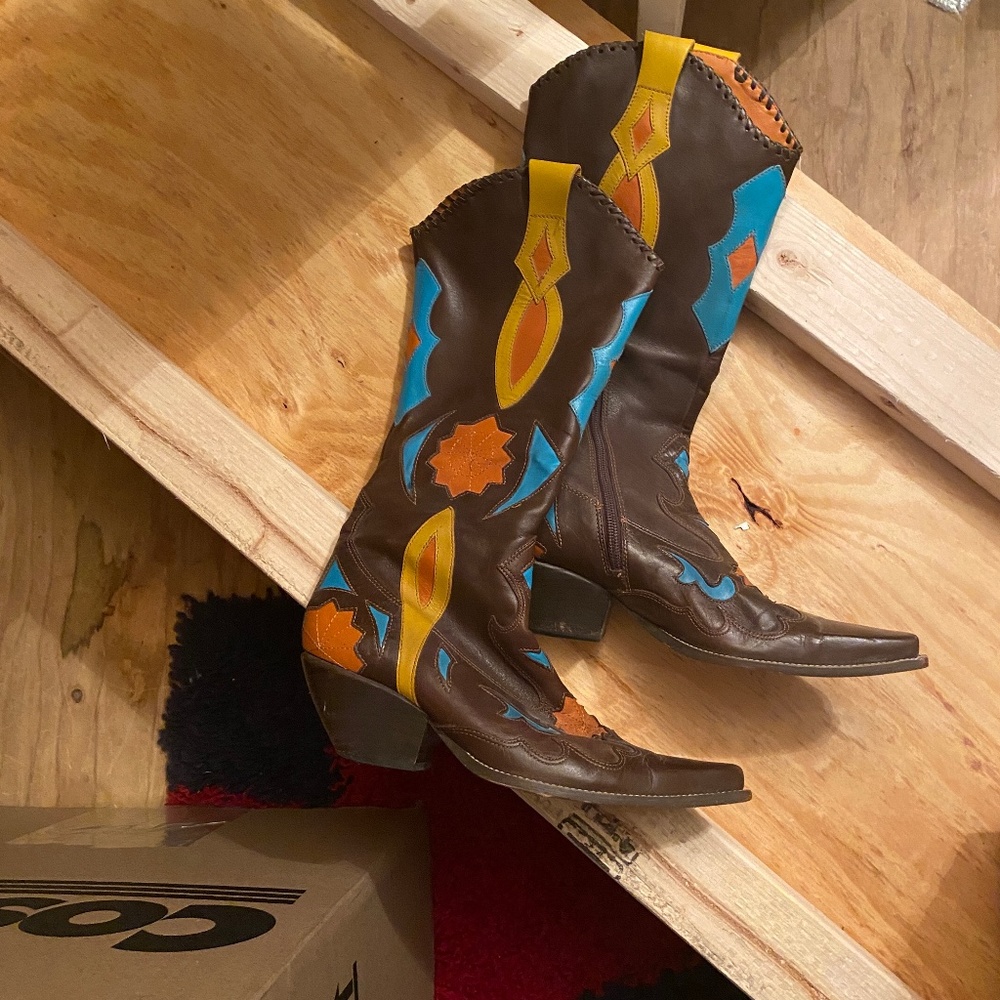 beautiful size 8 cowboy boots leather S O L D...